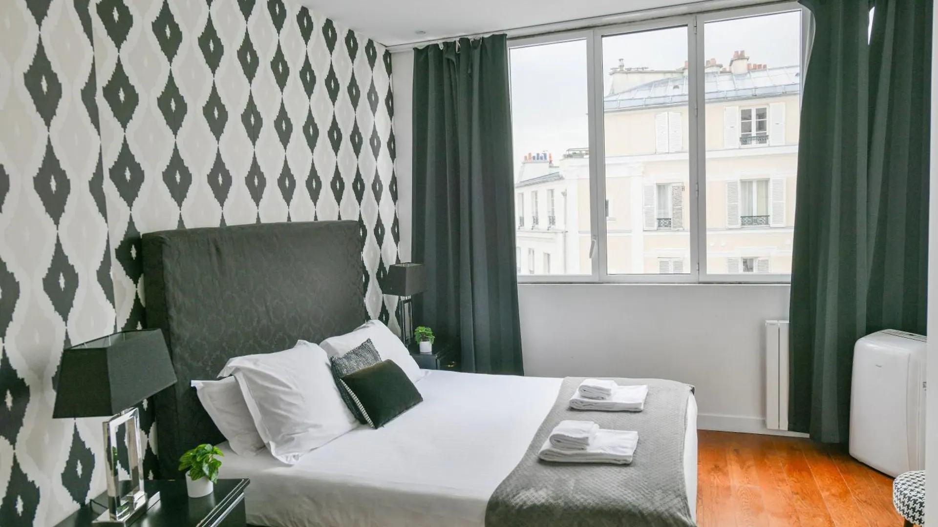 Apartamento Huge And Bright 4Bd For 10 Guests Sacre-Coeur París Francia